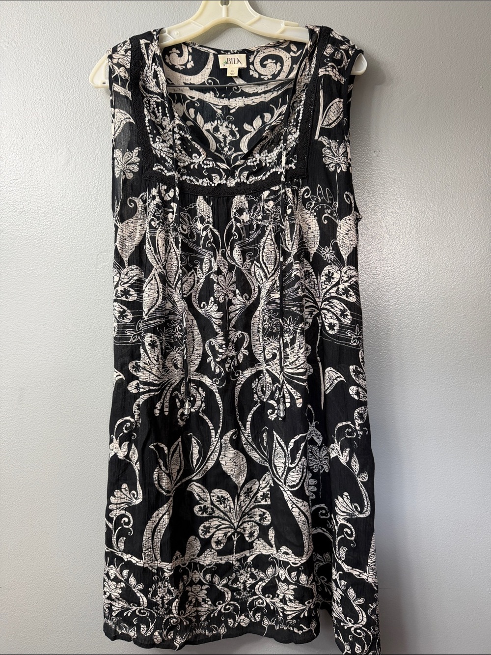 Bila Black and Ivory Printed Sleeveless Midi Dress - Picture 2 of 6